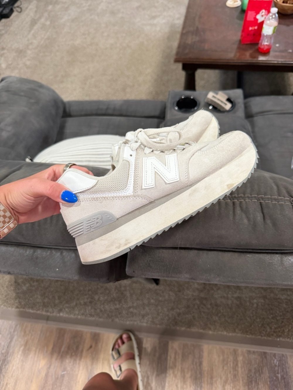 New Balance Women's Light Beige and White Casual Sneakers - Picture 3 of 5
